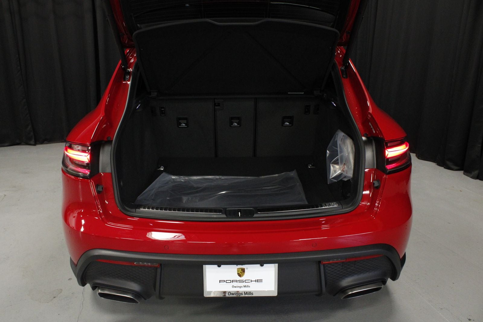 2026 Porsche Macan Base