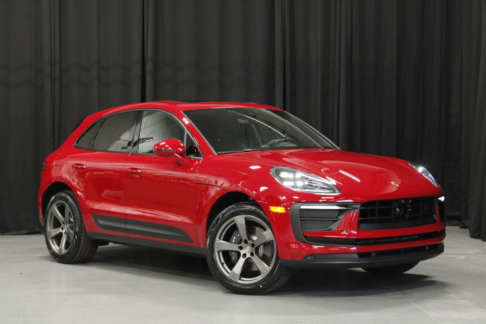 2026 Porsche Macan Base