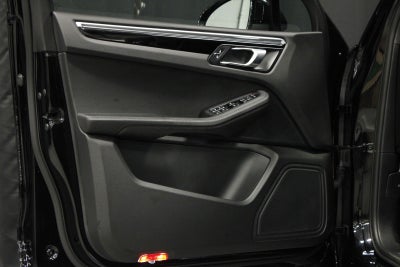 2021 Porsche Macan Macan