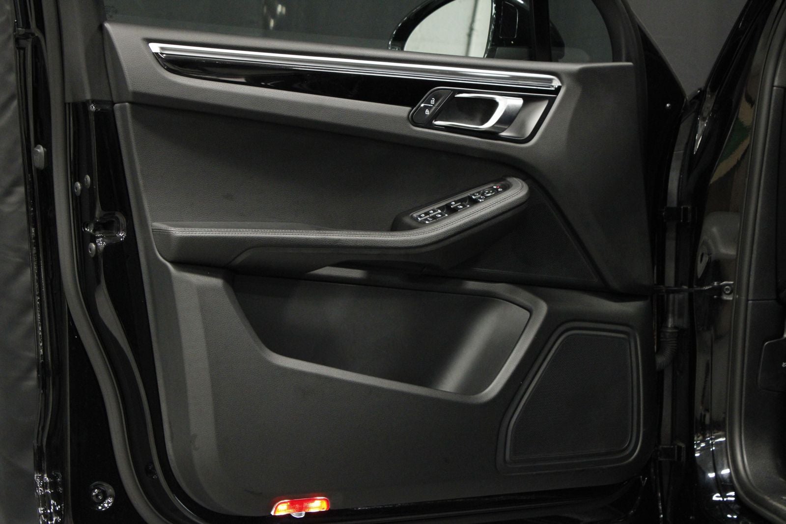2021 Porsche Macan Macan