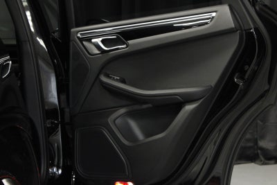 2021 Porsche Macan Macan