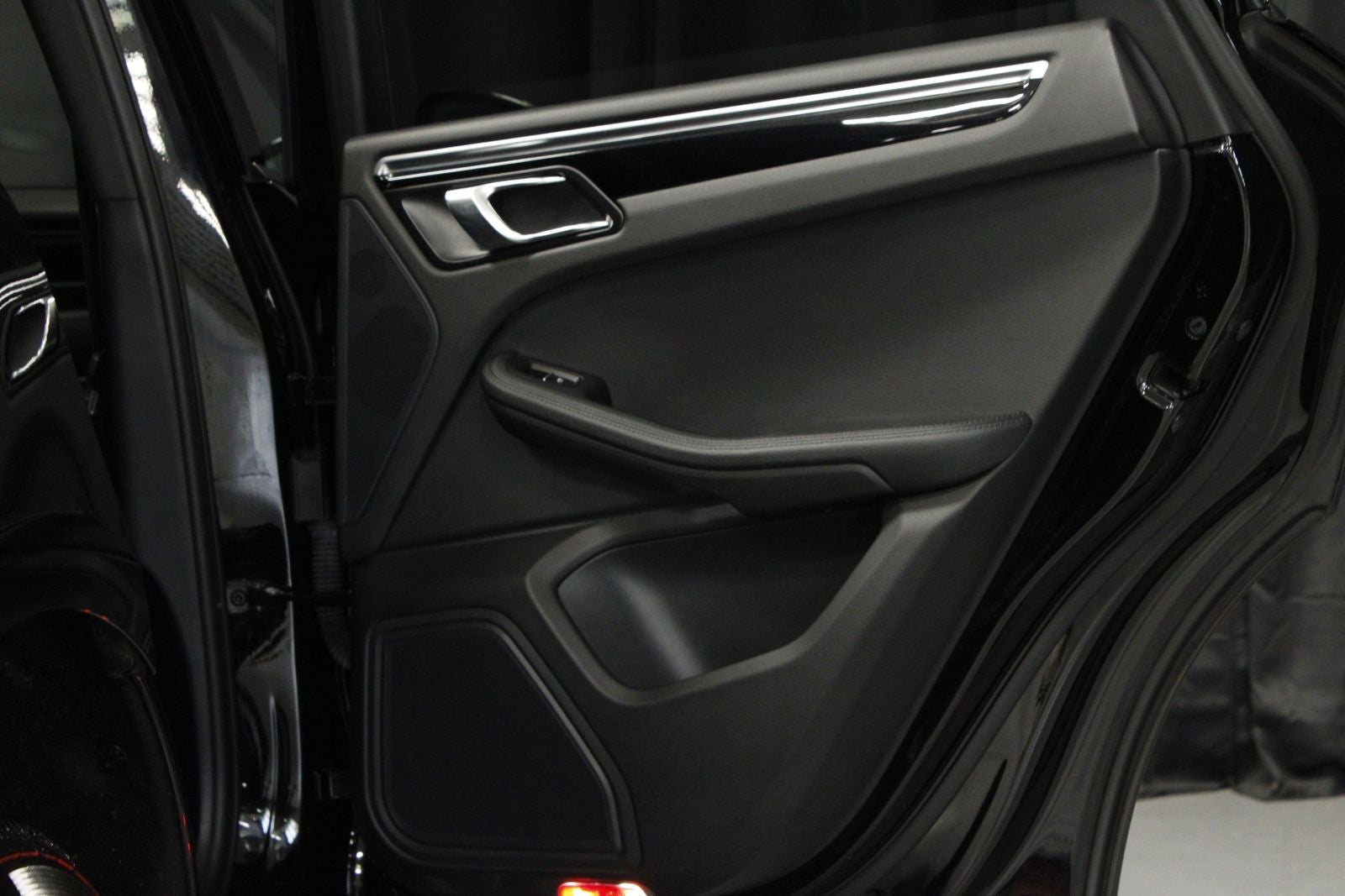 2021 Porsche Macan Macan