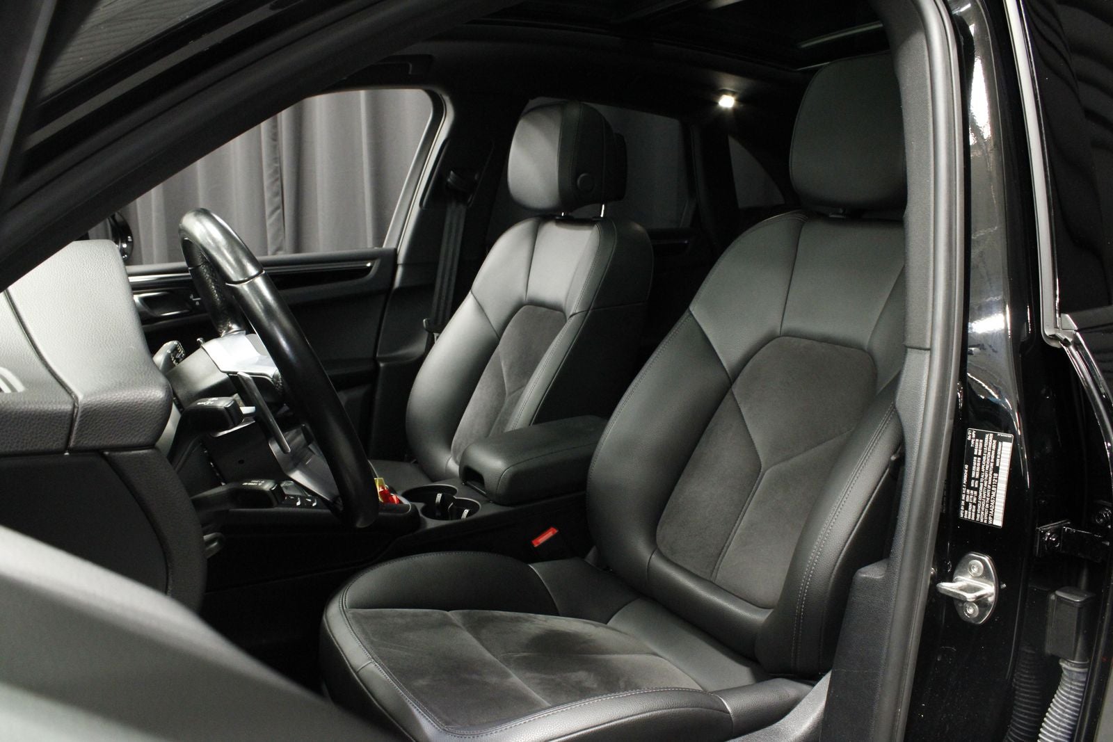 2021 Porsche Macan Macan