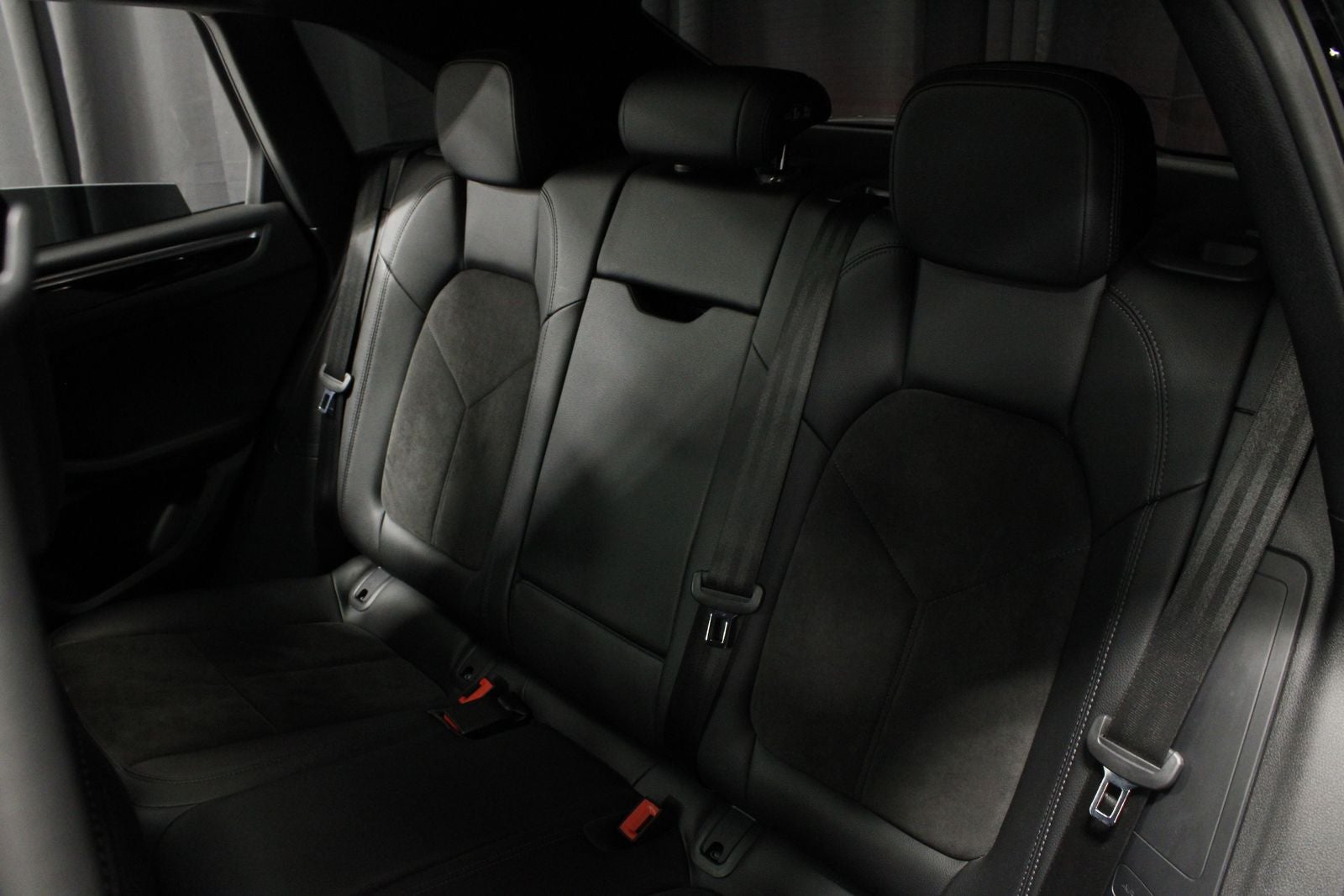 2021 Porsche Macan Macan