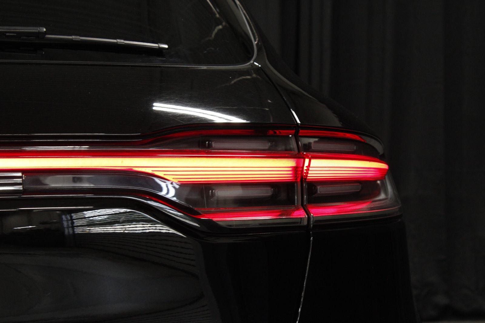 2021 Porsche Macan Macan