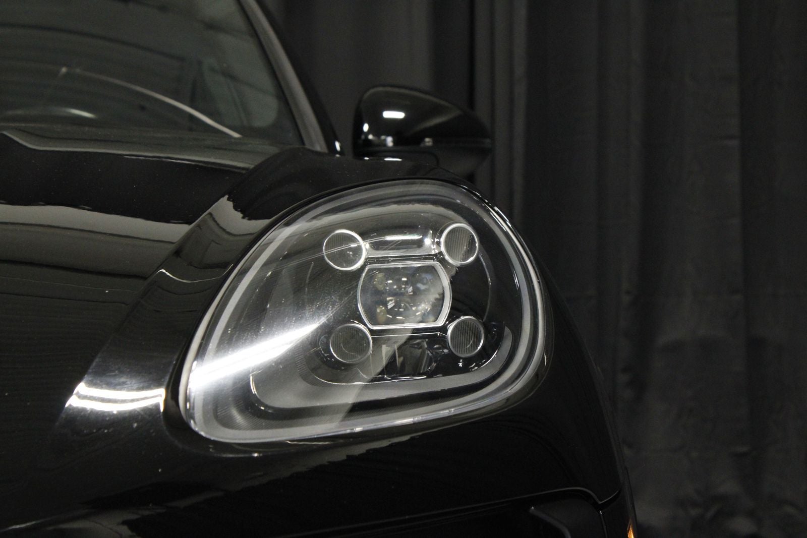 2021 Porsche Macan Macan
