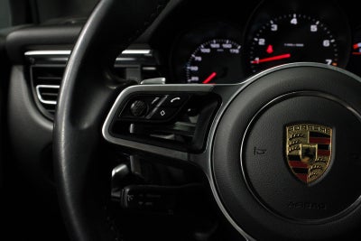 2021 Porsche Macan Macan