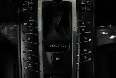 2021 Porsche Macan Macan