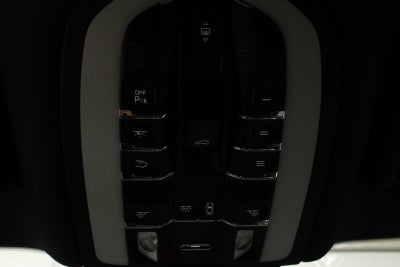 2021 Porsche Macan Macan