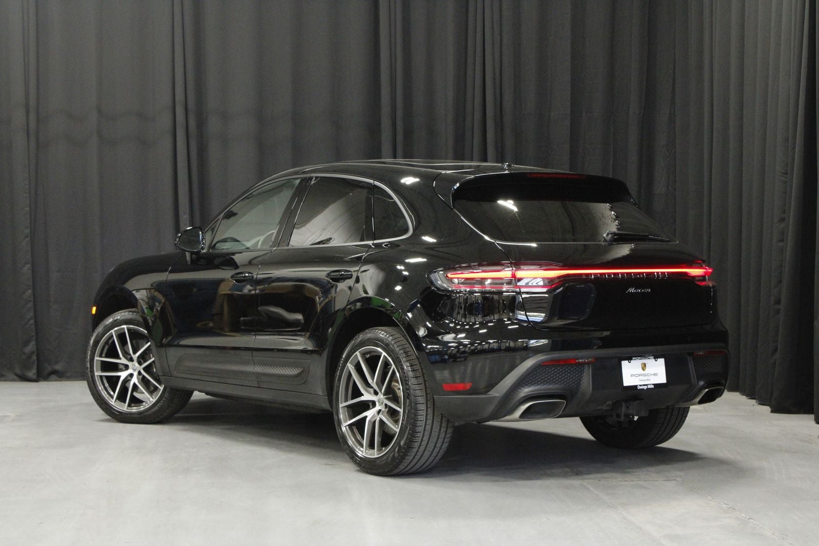 2025 Porsche Macan Base