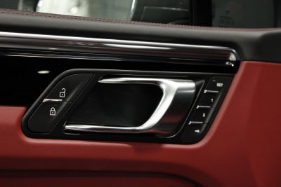 2026 Porsche Macan T