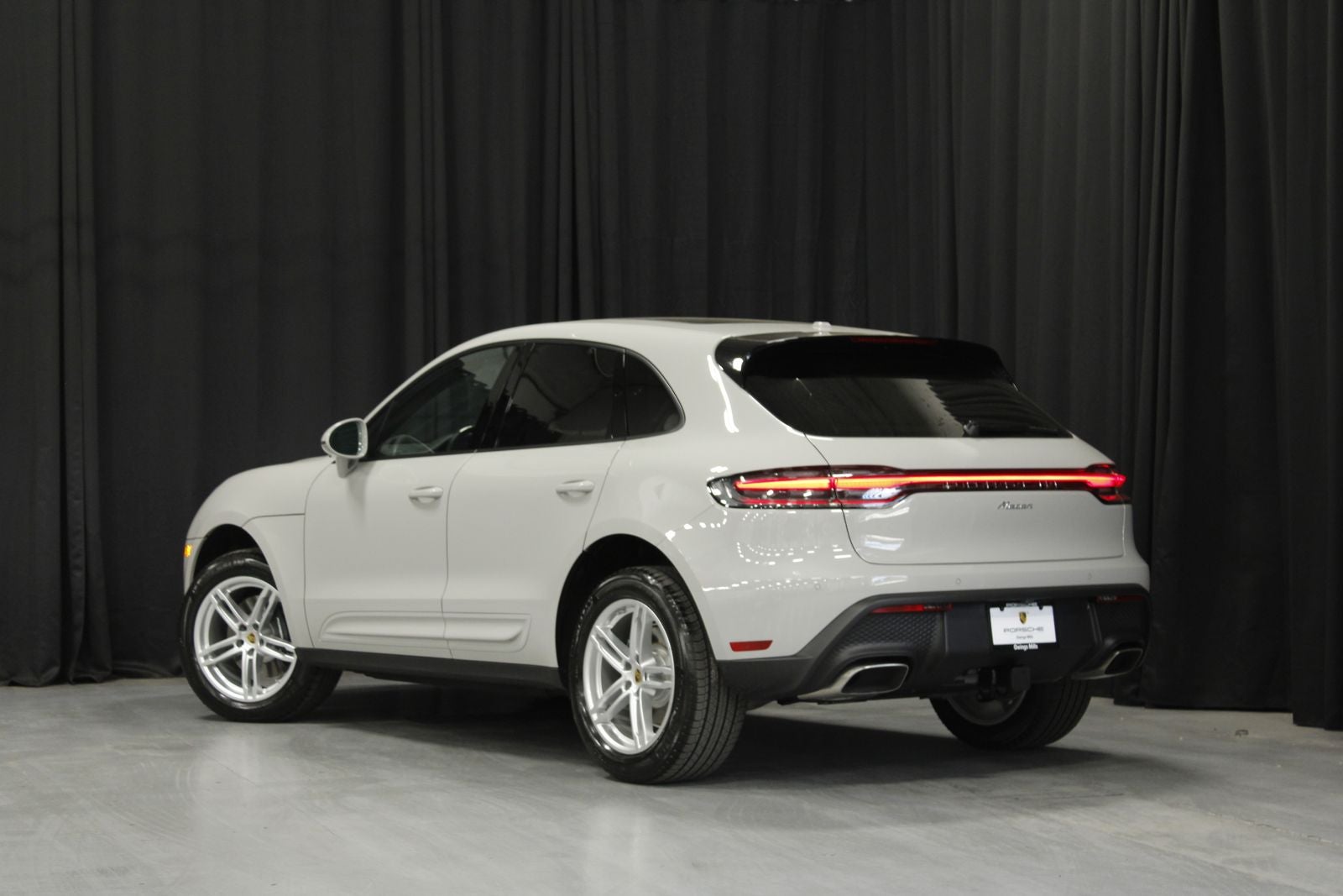 2026 Porsche Macan Base