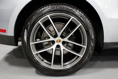 2025 Porsche Macan Base