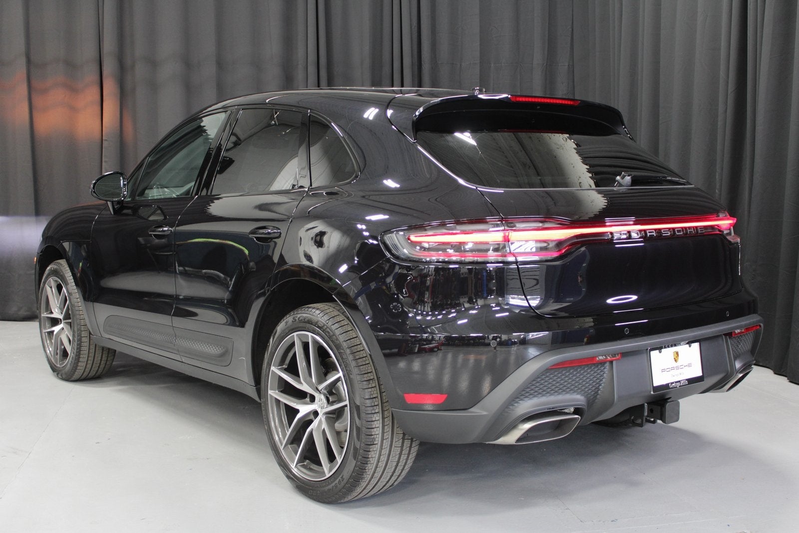 2026 Porsche Macan Base