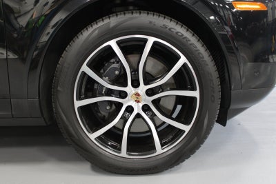 2025 Porsche Cayenne Base
