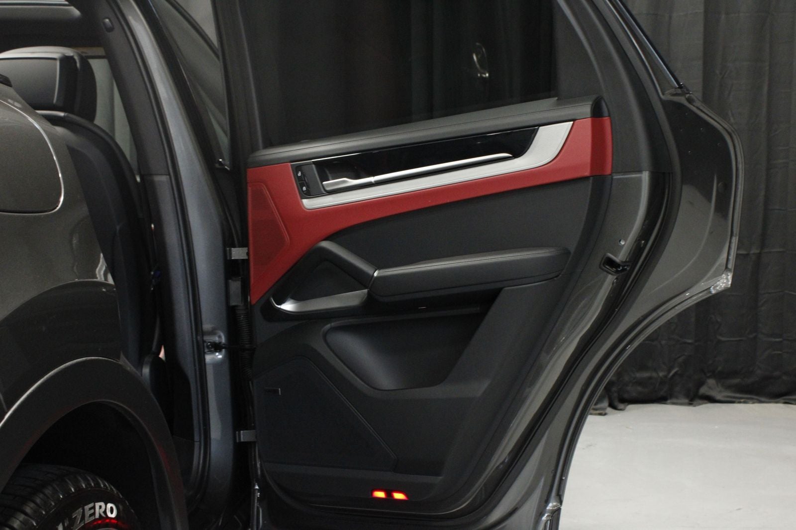 2025 Porsche Cayenne Base