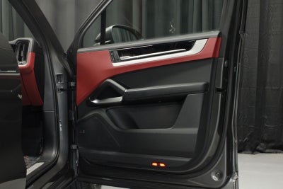 2025 Porsche Cayenne Base