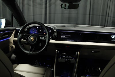 2025 Porsche Macan 4 Electric