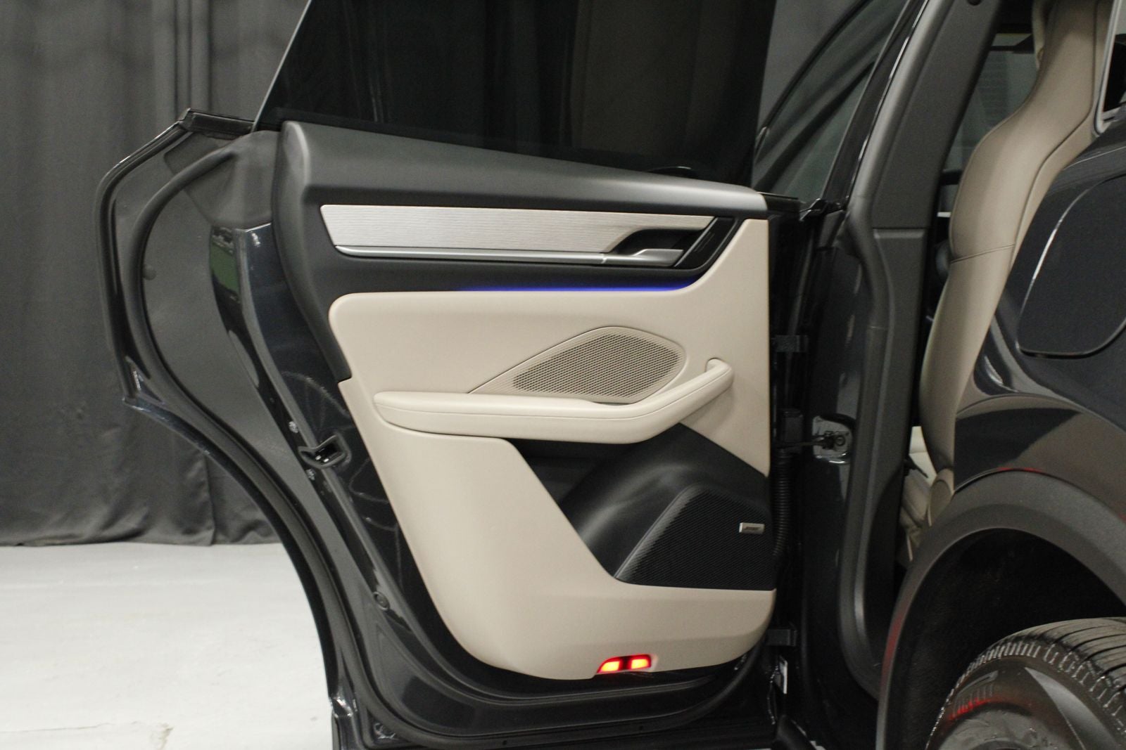 2025 Porsche Macan 4 Electric