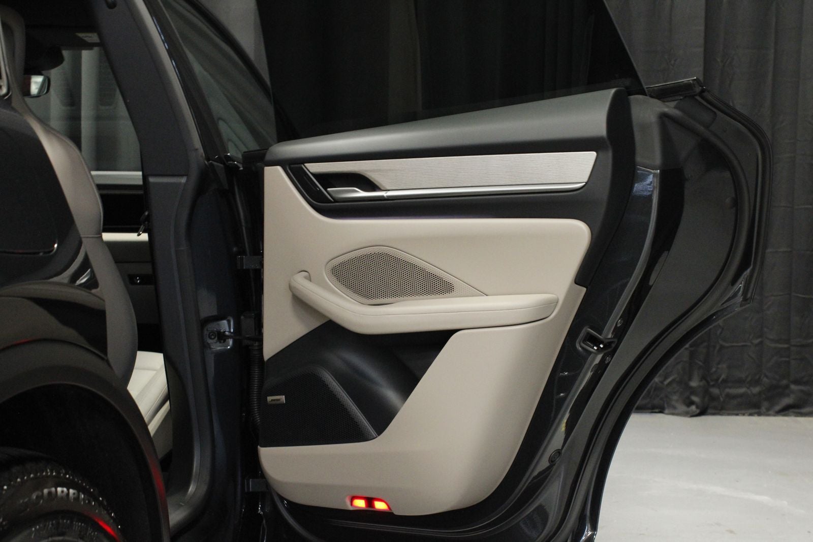 2025 Porsche Macan 4 Electric
