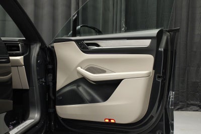 2025 Porsche Macan 4 Electric