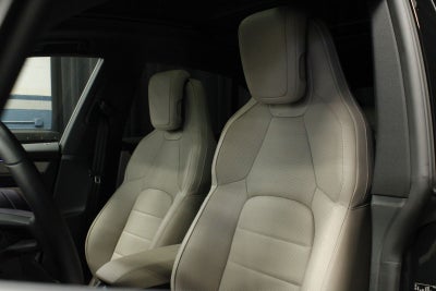 2025 Porsche Macan 4 Electric