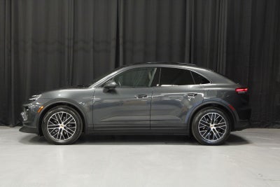 2025 Porsche Macan 4 Electric