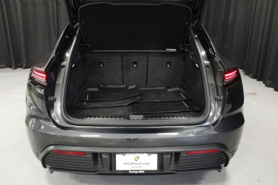 2025 Porsche Macan 4 Electric