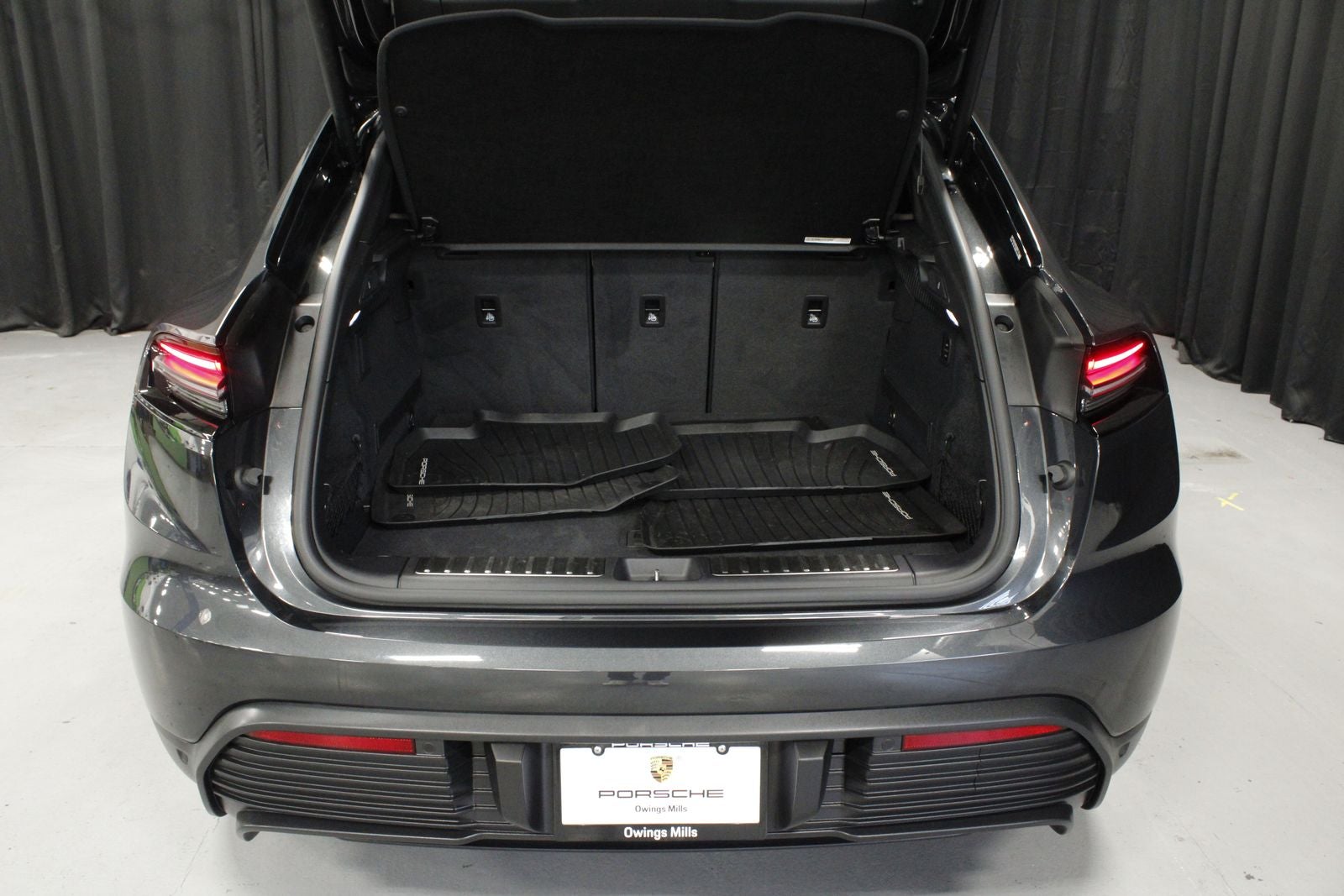 2025 Porsche Macan 4 Electric