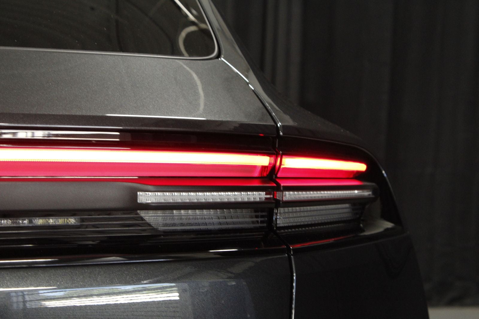 2025 Porsche Macan 4 Electric