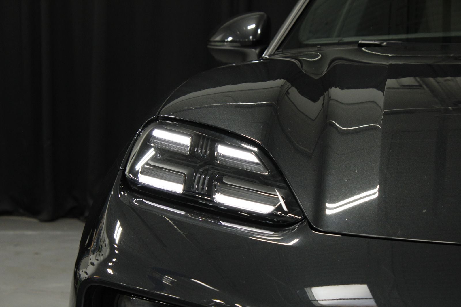 2025 Porsche Macan 4 Electric