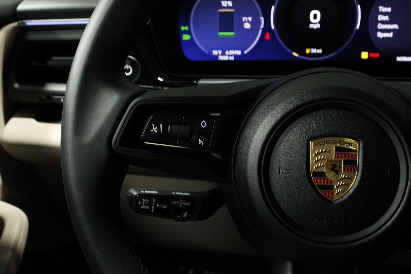 2025 Porsche Macan 4 Electric