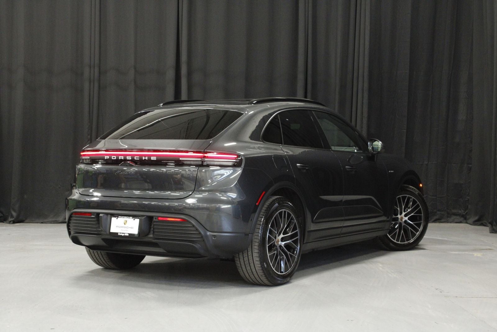 2025 Porsche Macan 4 Electric