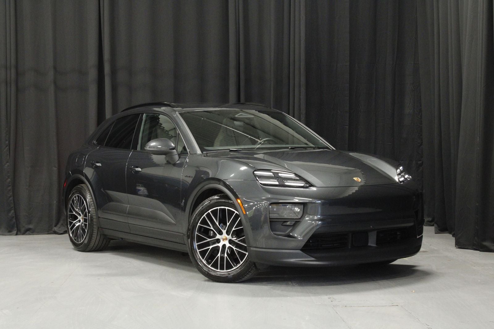 2025 Porsche Macan 4 Electric