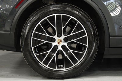 2025 Porsche Macan 4 Electric