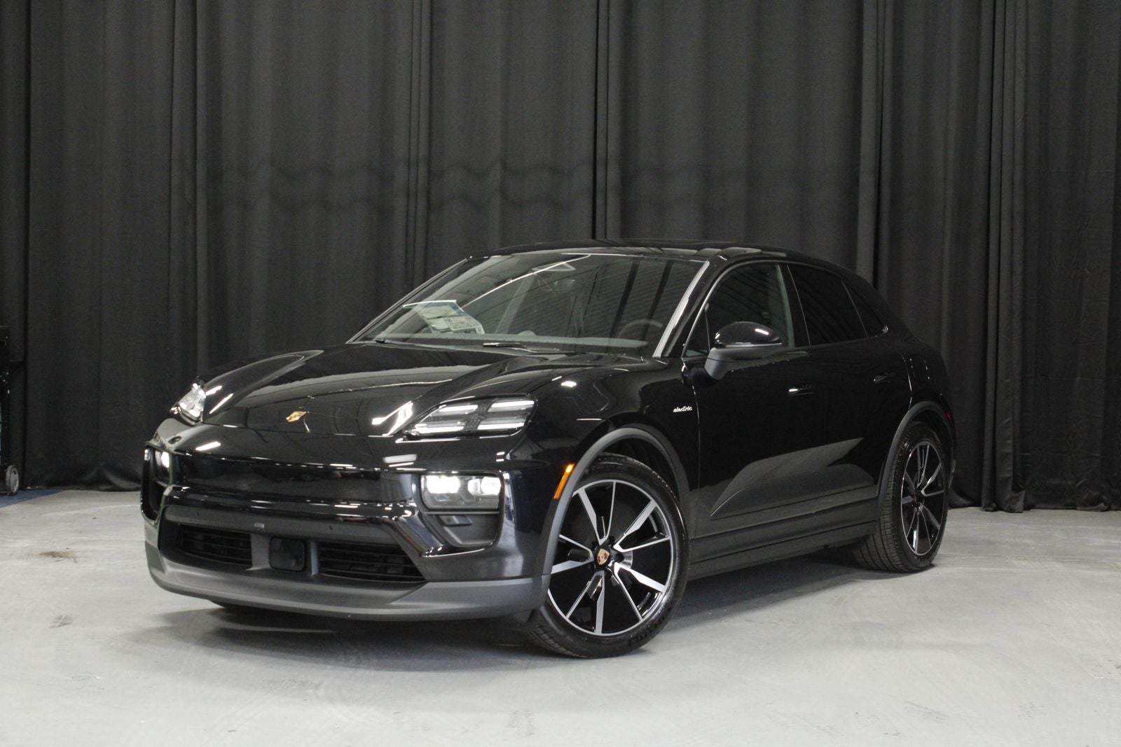 2026 Porsche Macan 4 Electric