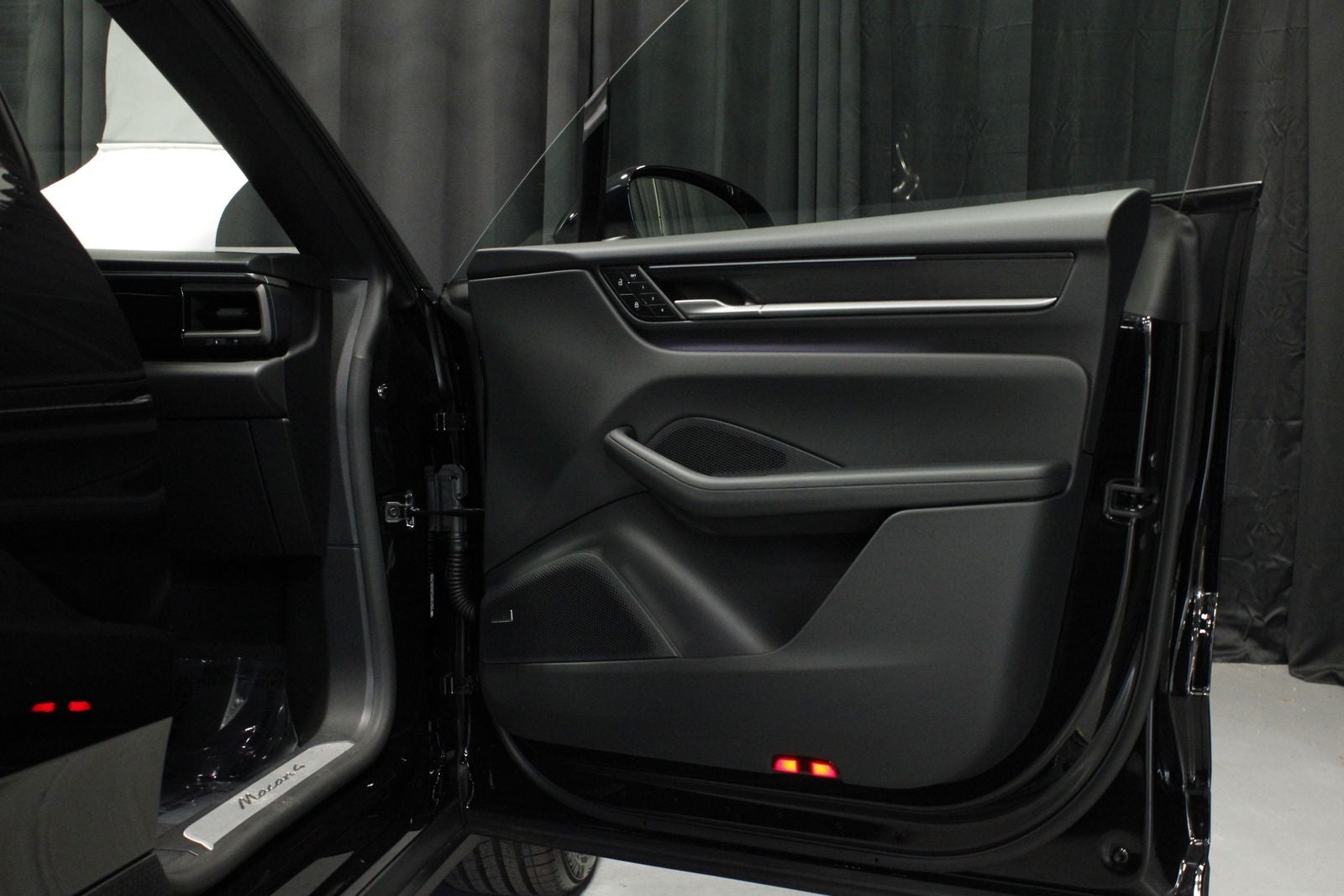 2026 Porsche Macan 4 Electric