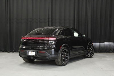 2026 Porsche Macan 4 Electric