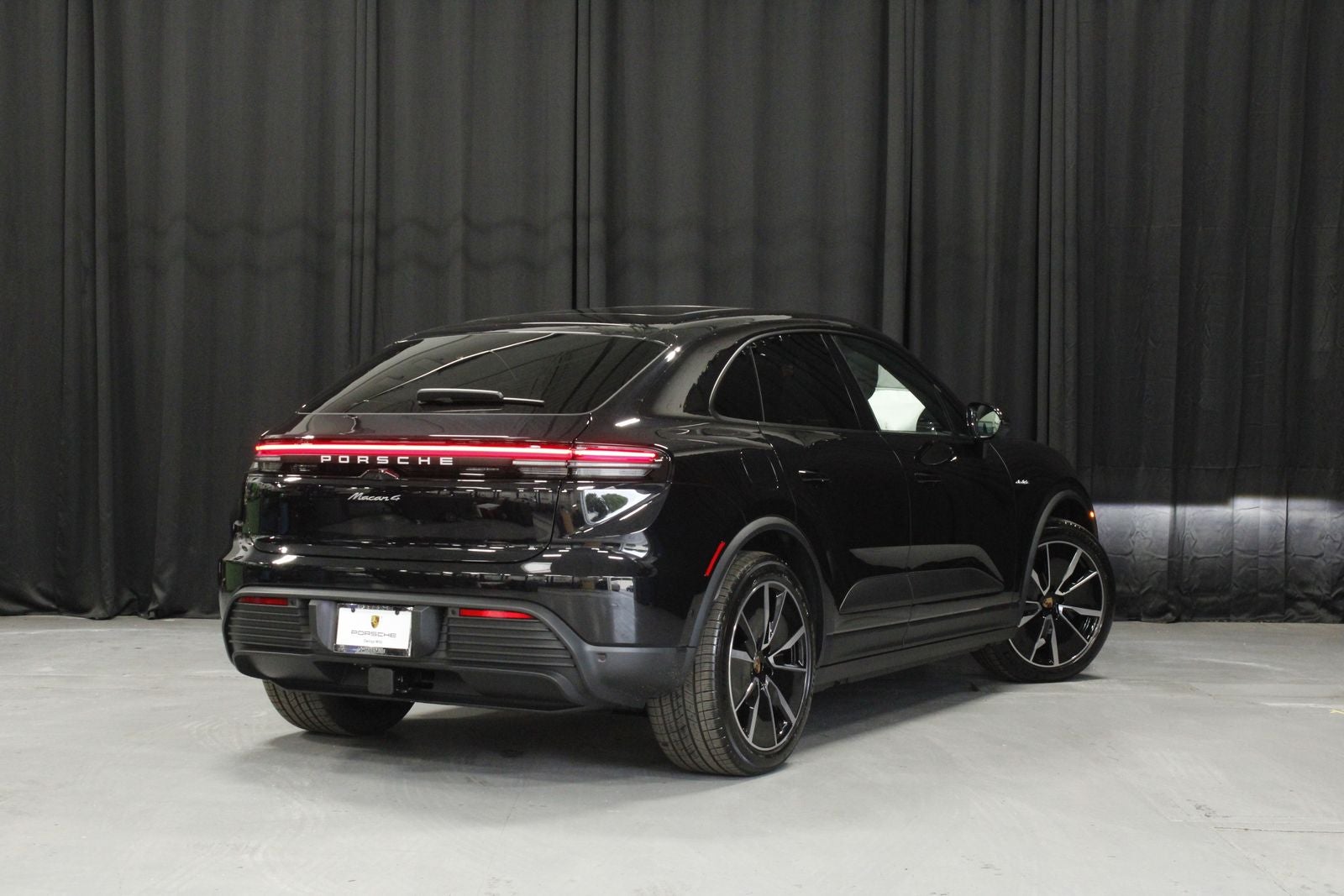 2026 Porsche Macan 4 Electric