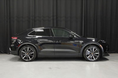 2026 Porsche Macan 4 Electric