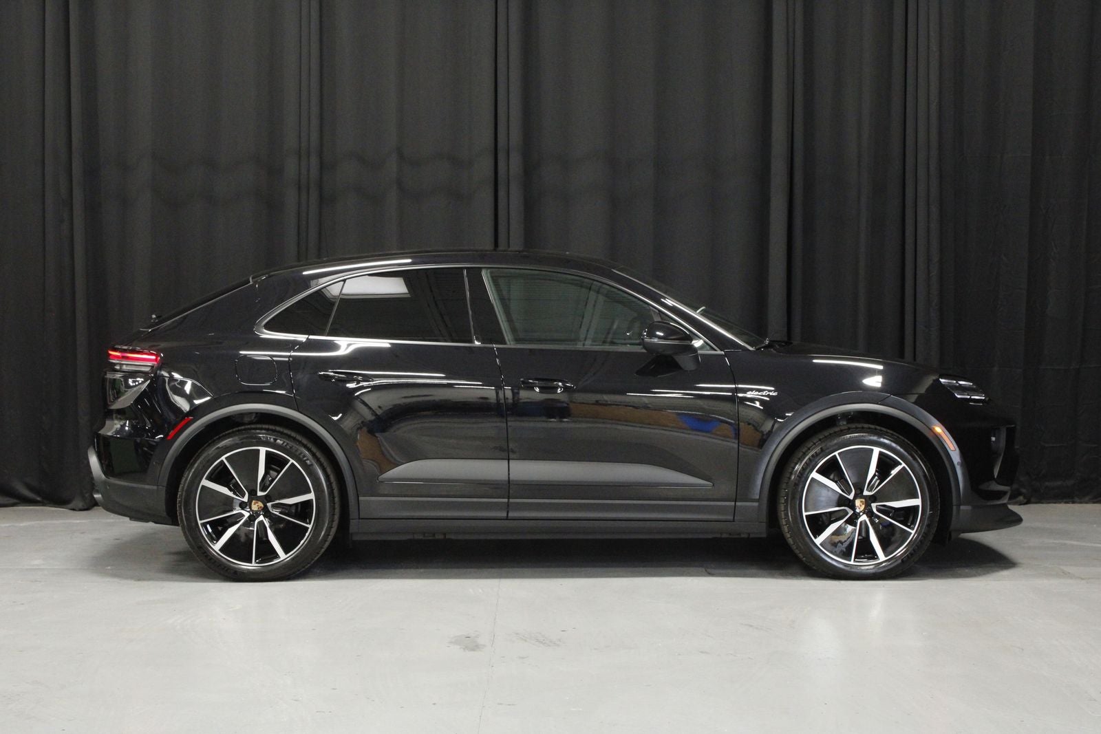 2026 Porsche Macan 4 Electric