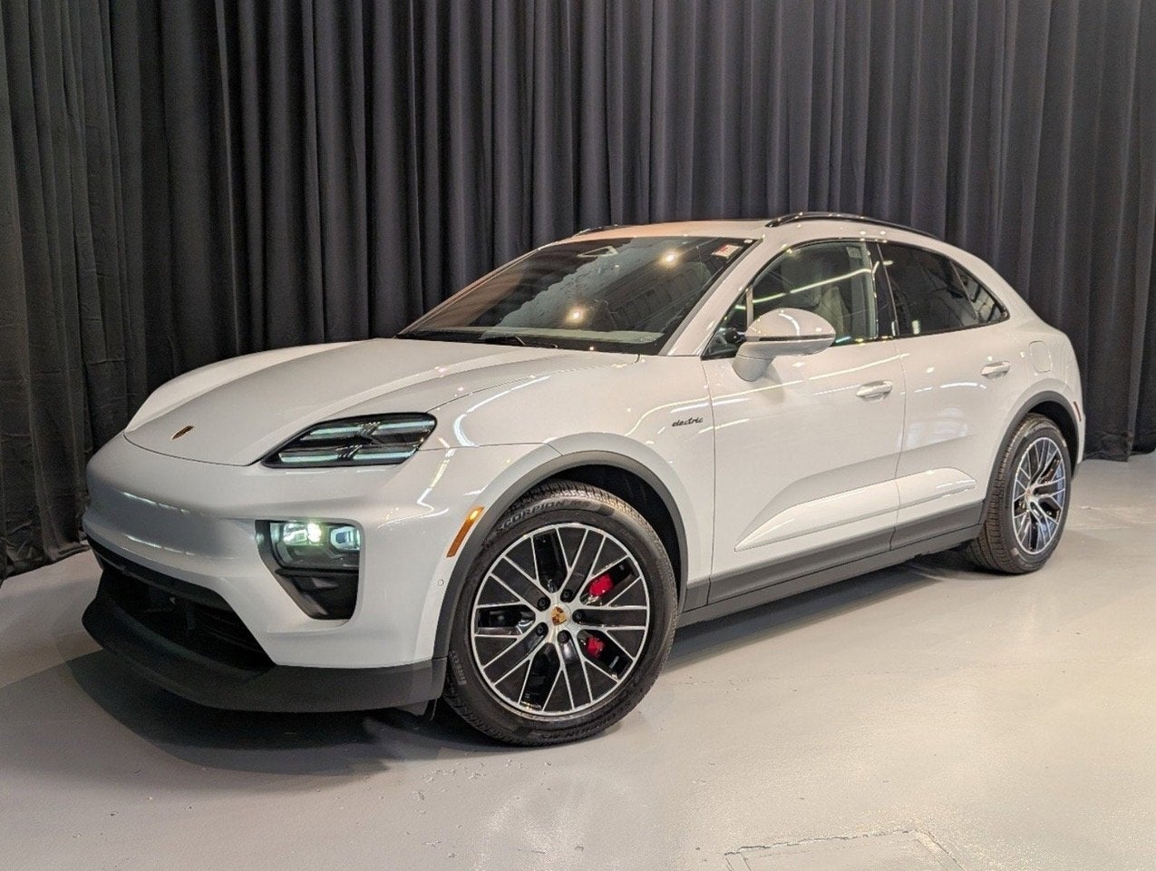 2025 Porsche Macan Electric 4S