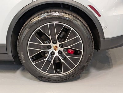 2025 Porsche Macan Electric 4S