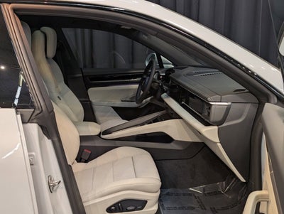 2025 Porsche Macan Electric 4S