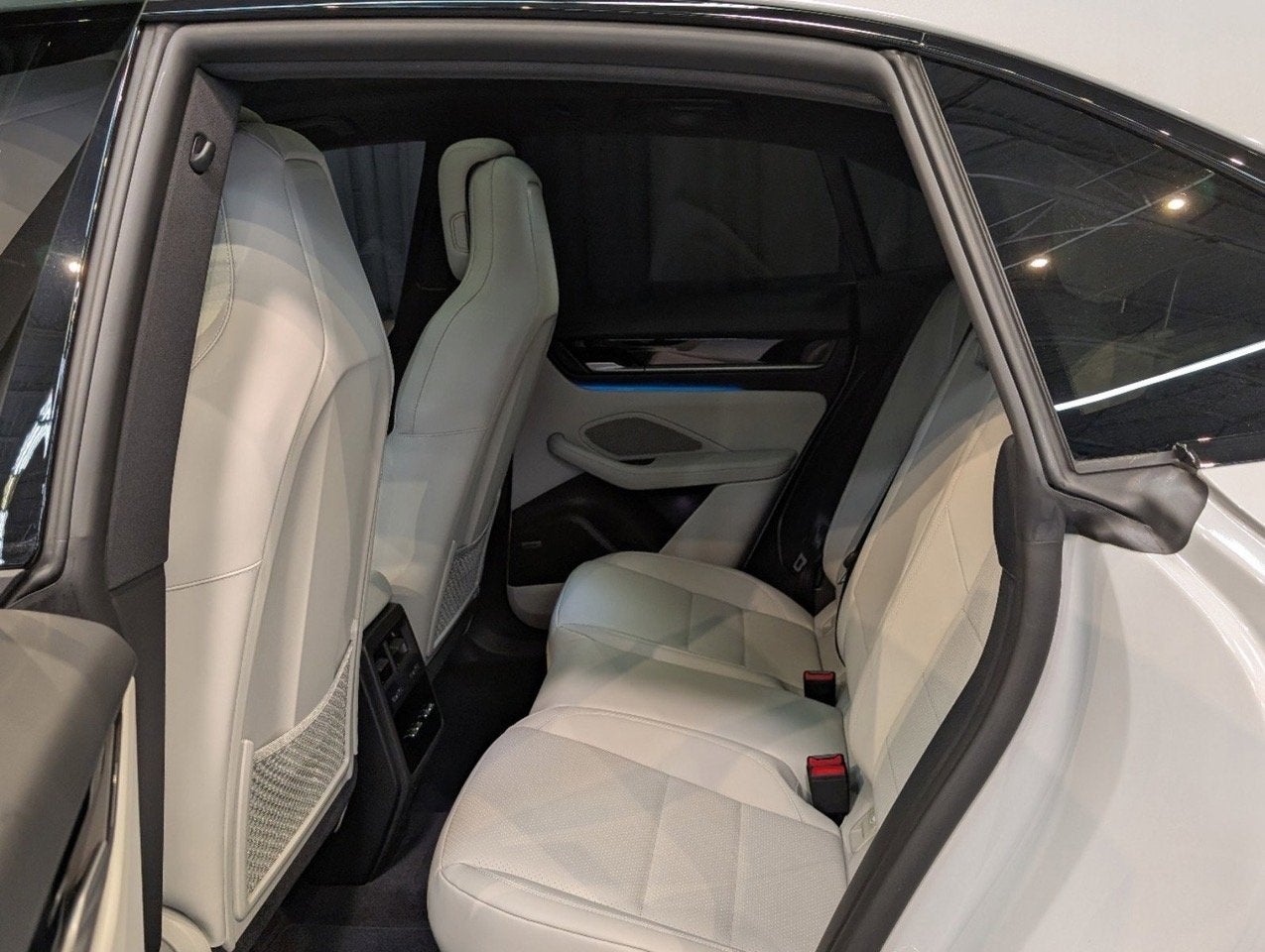 2025 Porsche Macan Electric 4S