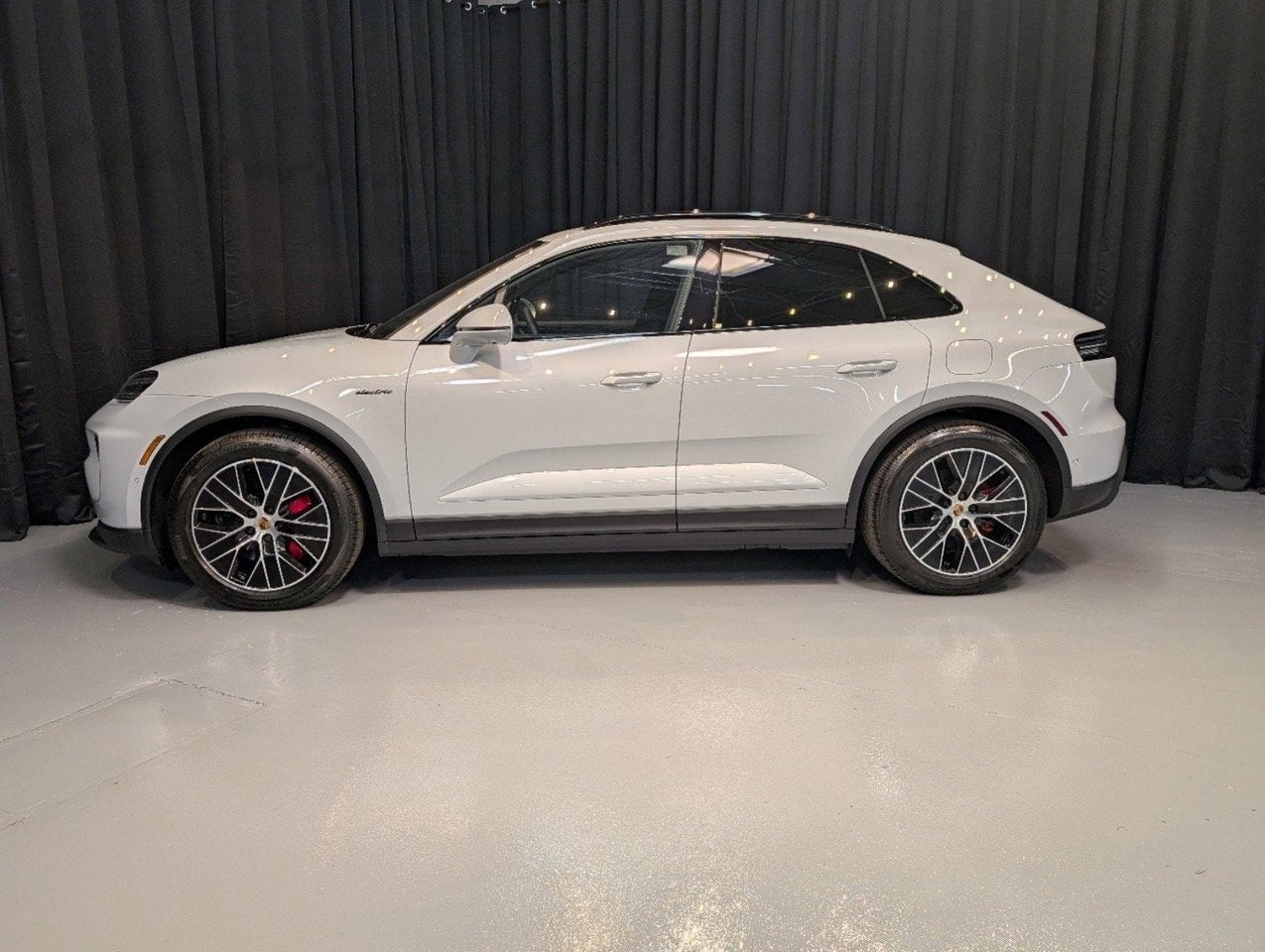 2025 Porsche Macan Electric 4S