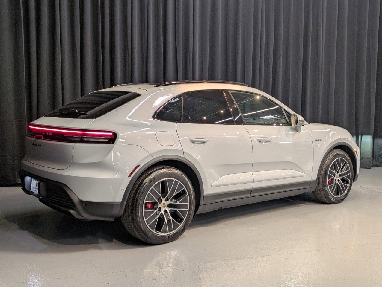 2025 Porsche Macan Electric 4S