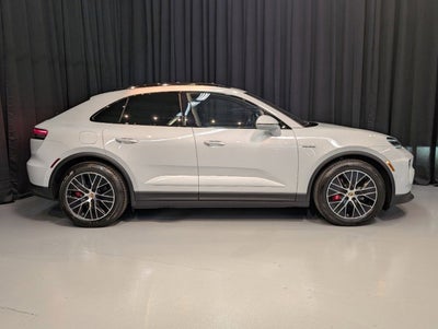 2025 Porsche Macan Electric 4S