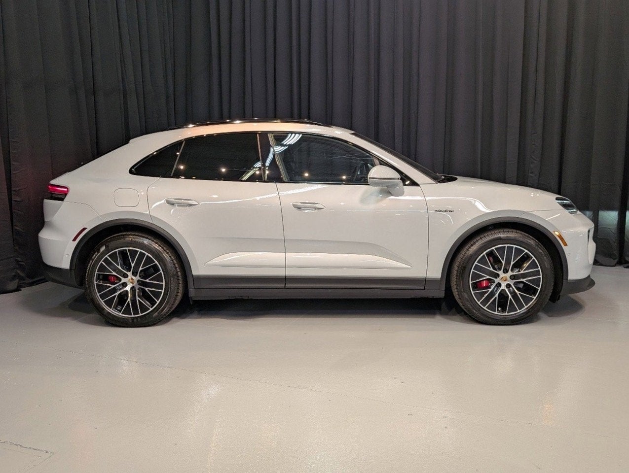 2025 Porsche Macan Electric 4S