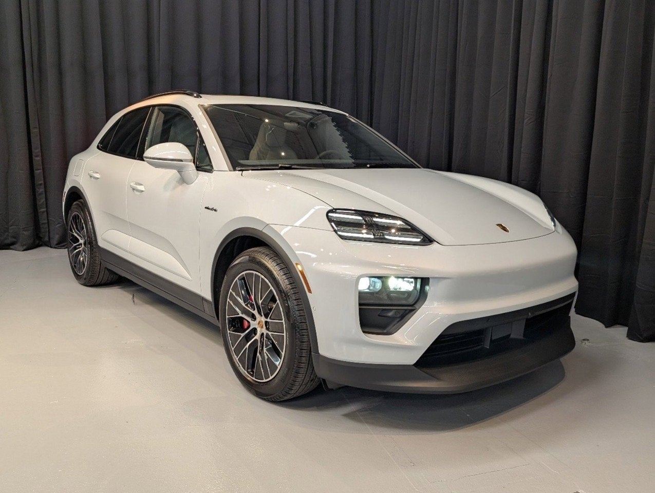 2025 Porsche Macan Electric 4S